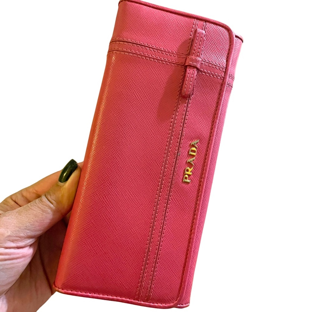 Elegant Pink Prada Wallet - Very Good Condition, Minimal Wear